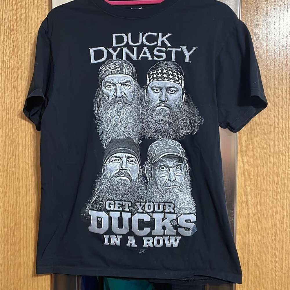 Duck Dynasty black & white short sleeve T shirt Med A&E Get Your Ducks In A Row